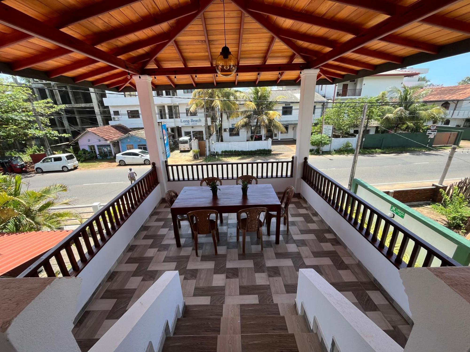 Sundowners Guesthouse Hikkaduwa Exterior photo